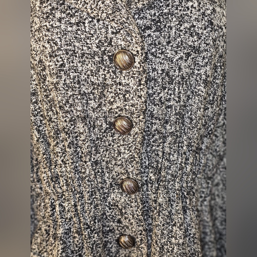 Steve Madden gray tweed adjustable cape, Size xl, brushed nickle hardware - Picture 6 of 9